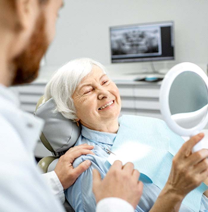 woman going in for dental checkup